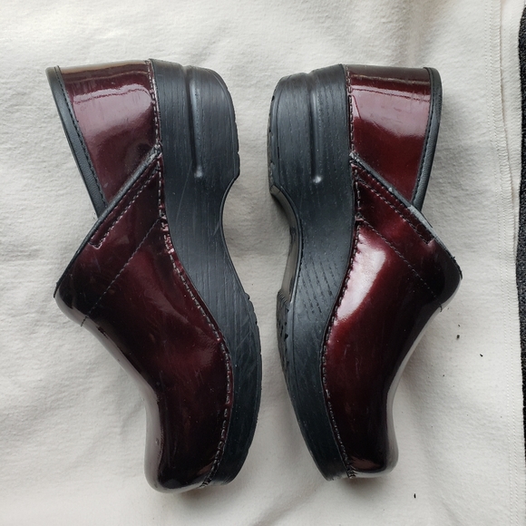 Dansko nurse shoes - Picture 6 of 7